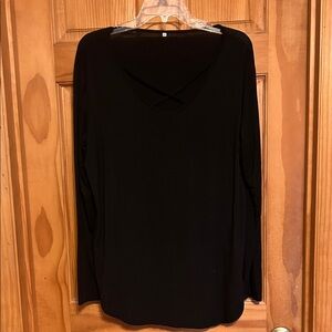 Women’s Tunic V Neck with Criss Cross Neck Line Long Sleeve Black Size 2X